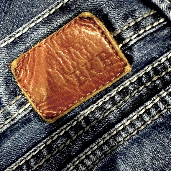 👖🎸 BKE Fulton Low Rise Bootcut Jeans | Distressed Blue Denim | Women’s Sz 28R - Picture 3 of 5